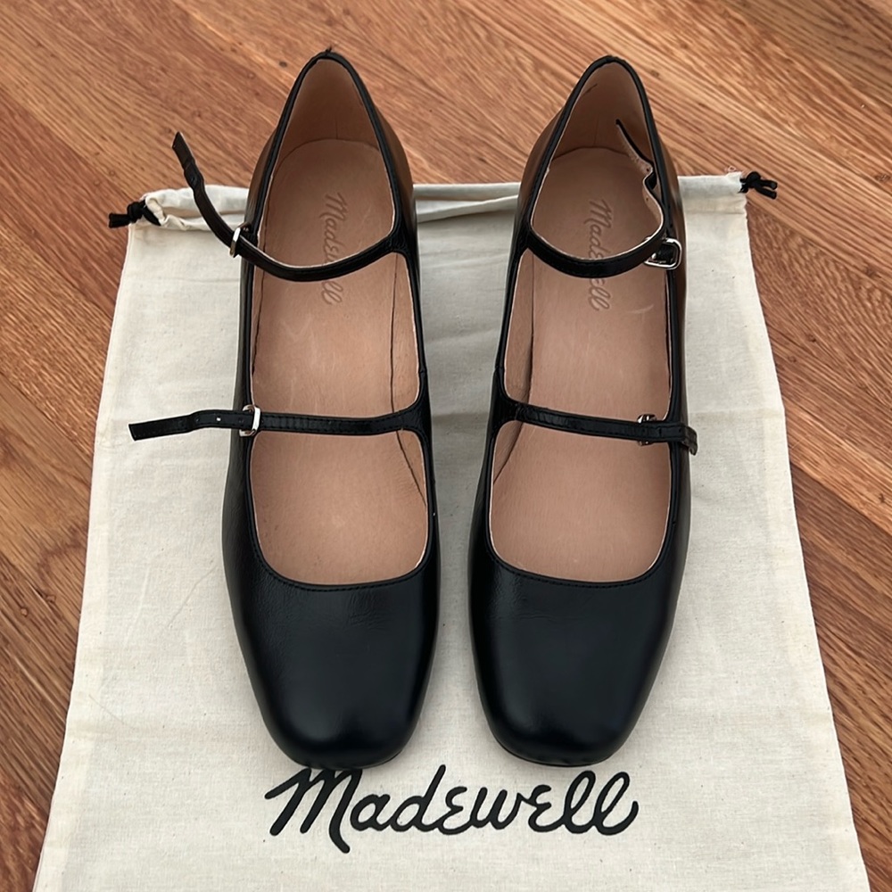 NWT Nettie heeled Mary Jane in leather, true black